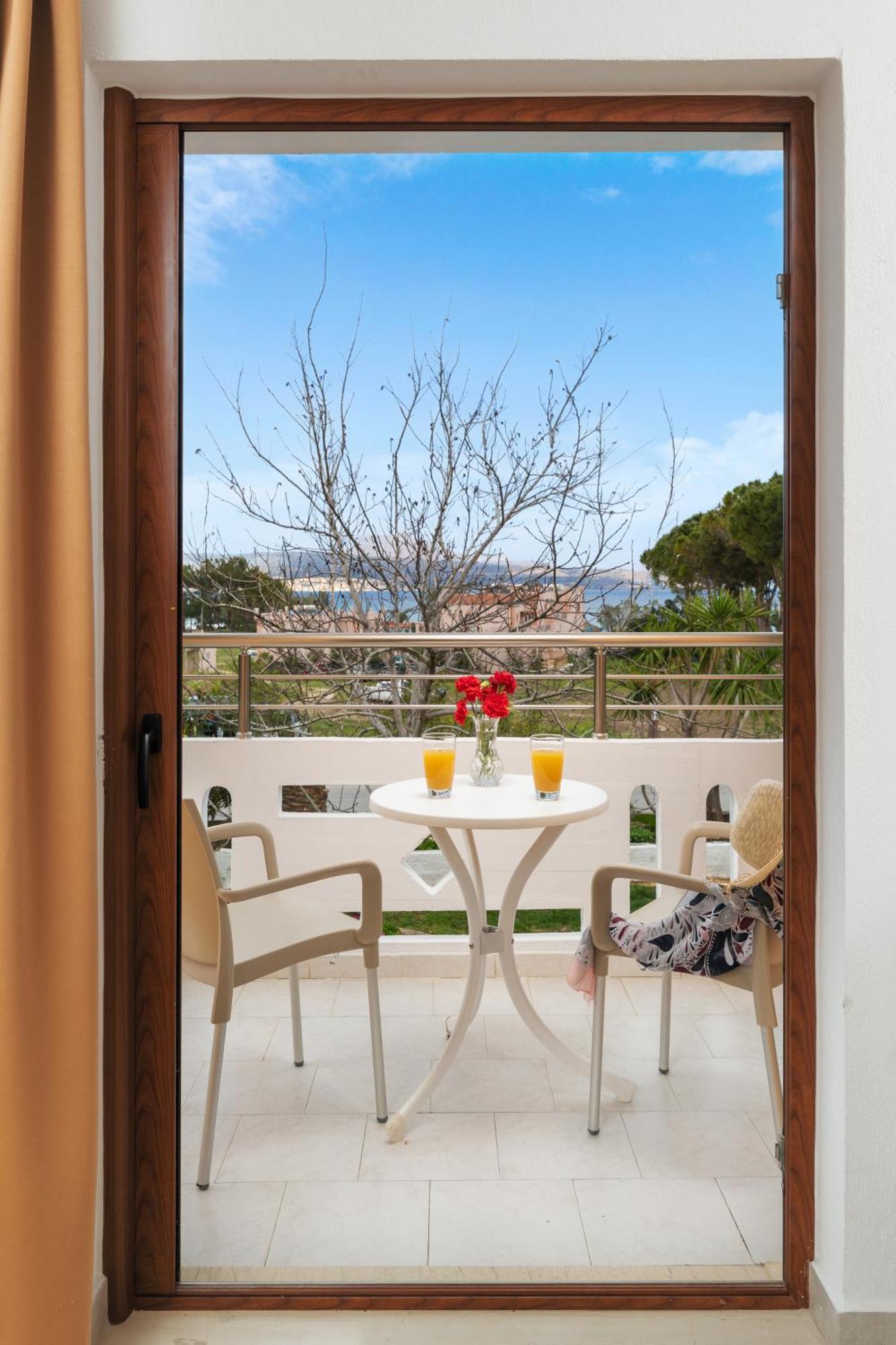 Aphrodite Apartments Калівес Екстер'єр фото